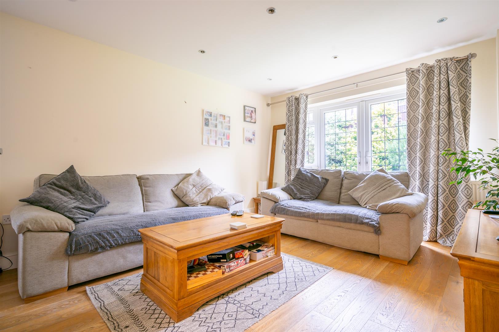 Property Details for Glen Close Wannock, Polegate BN26 5PG Town